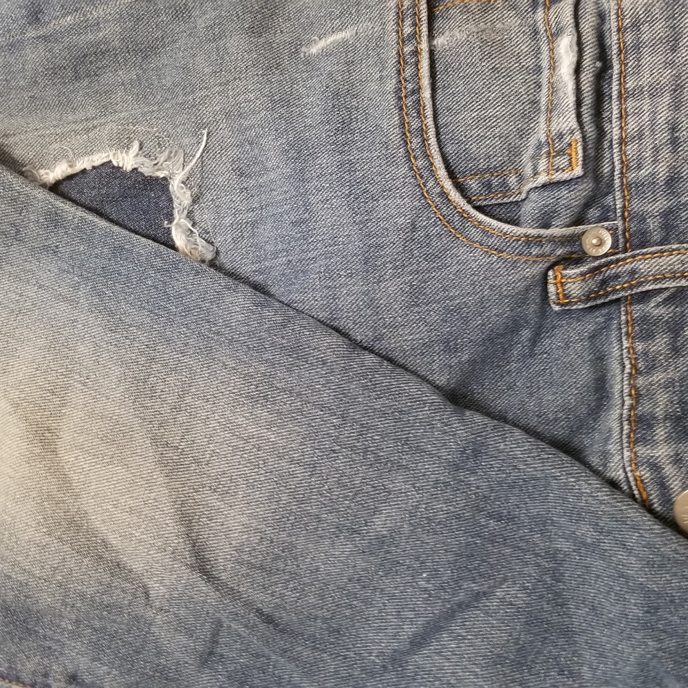 Distressed Boyfriend Jeans